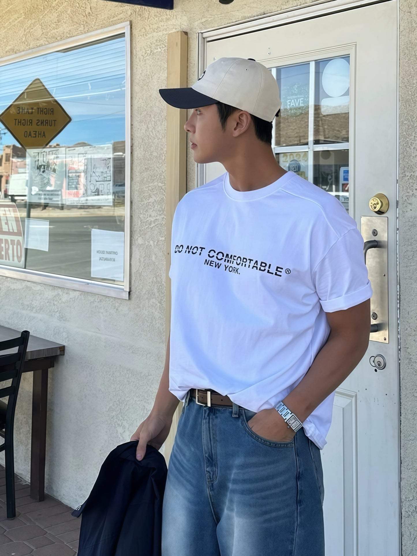 DO NOT COMFORTABLE 首爾街頭上衣