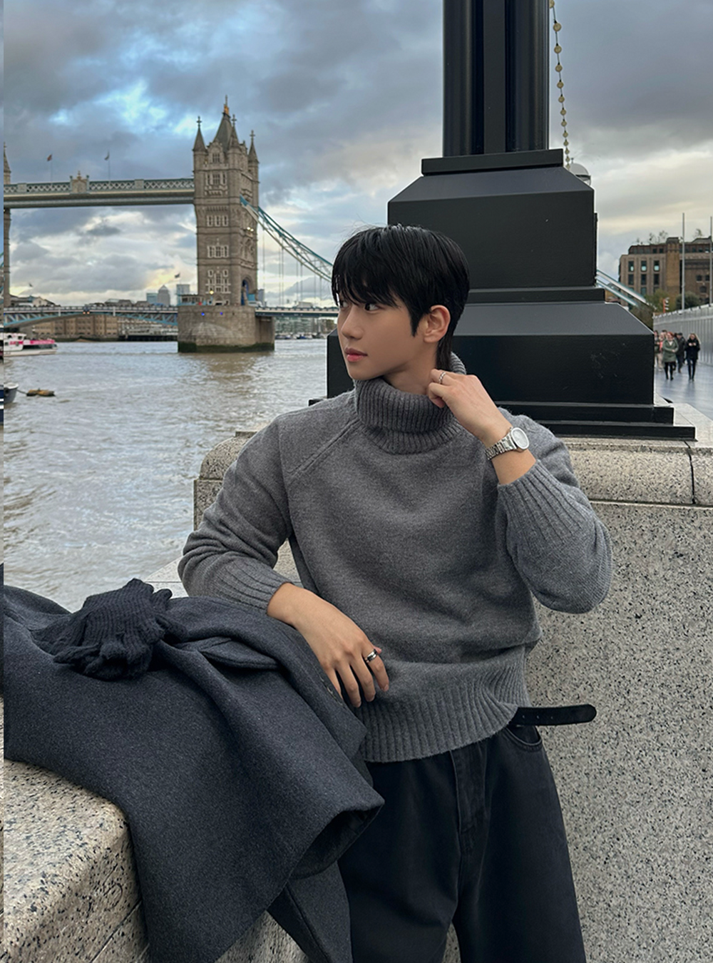 高領斜紋短款針織上衣