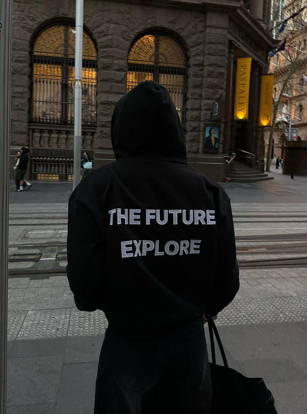 THE FUTURE EXPLORE 連帽外套