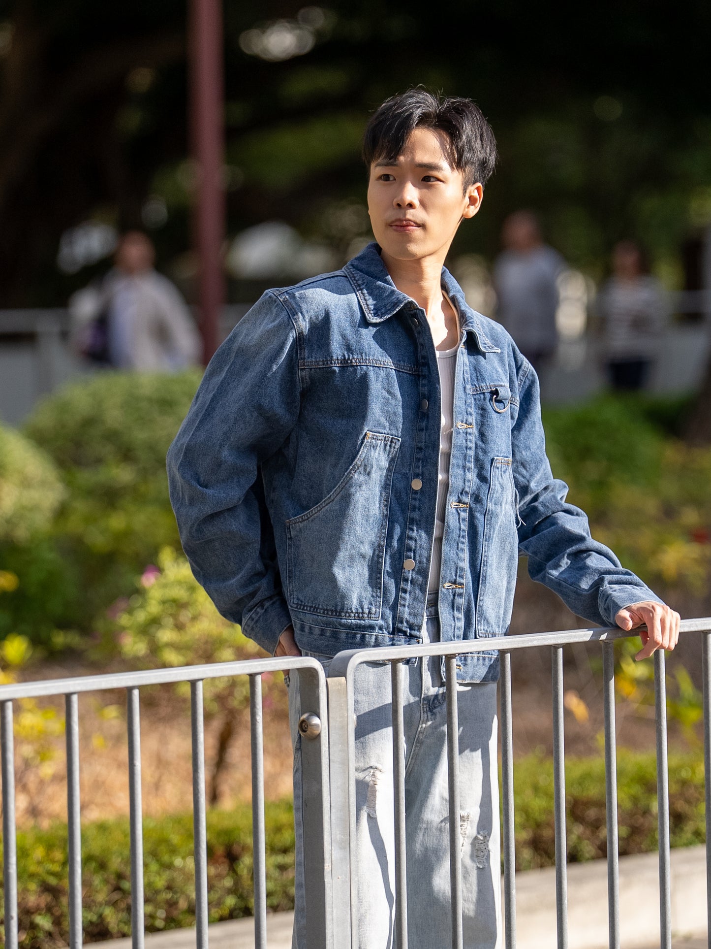 復古扣飾短版牛仔外套