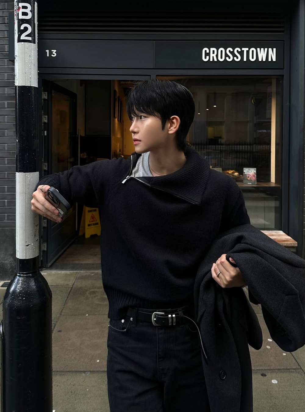 高領斜紋短款針織上衣