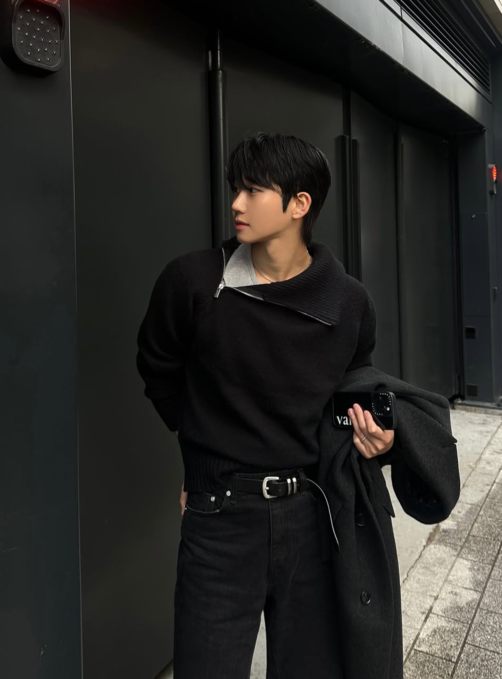 高領斜紋短款針織上衣